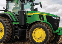 Traktory 4WD John Deere 7R 210