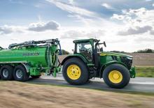 Traktory 4WD John Deere 7R 330