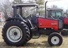 Traktory 4WD Valtra 800-4