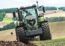 Traktory 4WD Fendt 824 Vario Profi