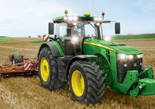 Traktory 4WD John Deere 8260 R