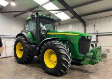 Traktory 4WD John Deere 8520