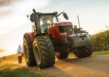 Traktory 4WD Massey Ferguson 8735	