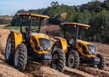 Traktory 4WD Valtra A52s