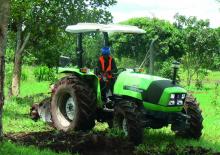 Traktory 4WD DEUTZ-FAHR Agrolux 4.80