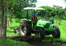 Traktory 4WD DEUTZ-FAHR Agrolux 4.80 E