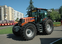 Traktory 4WD Terrion ATM 4160