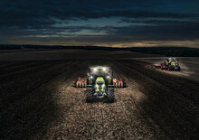 Traktory 4WD Claas Axion 830 Cmatic