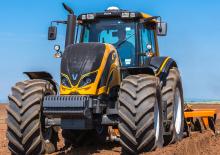 Traktory 4WD Valtra BH174