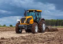 Traktory 4WD Valtra BM110