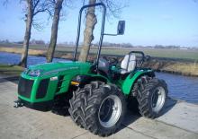 Traktory 4WD Ferrari Cobram 55 RS