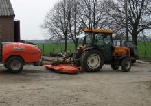Traktory 4WD Renault Dionis 140