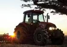 Traktory 4WD Case IH Farmall 100