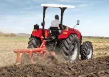 Traktory 4WD Case IH Farmall 80 JXM
