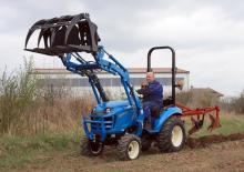 Traktory 4WD LS J27 Gear