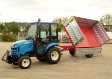 Traktory 4WD LS J27 HST