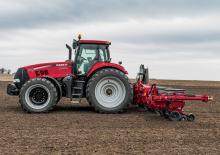 Traktory 4WD Case IH Magnum 240
