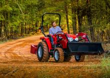 Traktory 4WD Massey Ferguson MF 1835 E