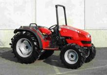 Traktory 4WD Massey Ferguson MF 2415