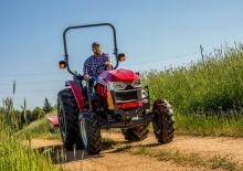 Traktory 4WD Massey Ferguson MF 2860E