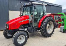 Traktory 4WD Massey Ferguson MF 4235 Freisicht