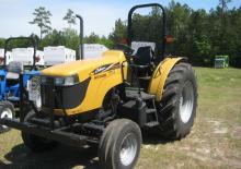 Traktory 4WD Challenger MT345B
