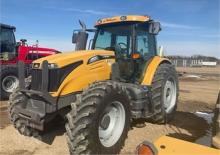 Traktory 4WD Challenger MT515D