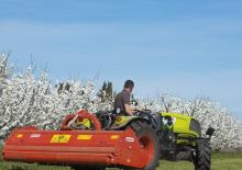 Traktory 4WD Claas Nexos 230 FB