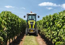 Traktory 4WD Claas Nexos 250 VL