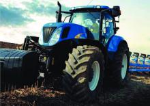 Traktory 4WD New Holland T 7030 (800)
