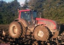 Traktory 4WD Valtra T151e