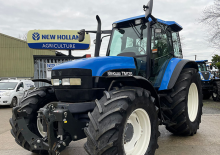 Traktory 4WD New Holland TM135