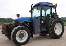 Traktory 4WD New Holland TN 90 F/771
