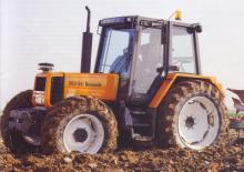 Traktory se zadním náhonem Renault 103-52