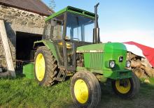 Traktory se zadním náhonem John Deere 1030