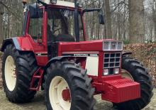Traktory se zadním náhonem International Harvester 1056