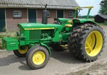 Traktory se zadním náhonem John Deere 1120