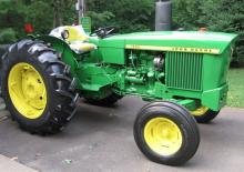 Traktory se zadním náhonem John Deere 1520