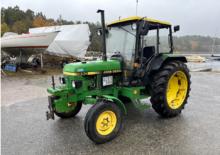 Traktory se zadním náhonem John Deere 1950 HK
