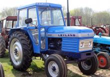 Traktory se zadním náhonem Leyland 262