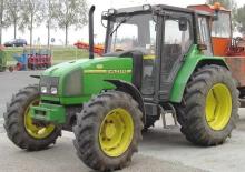 Traktory se zadním náhonem John Deere 3200 Komf. X