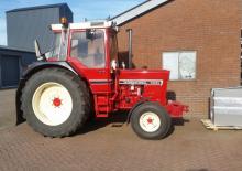 Traktory se zadním náhonem International Harvester 743