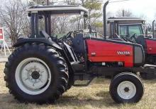 Traktory se zadním náhonem Valtra 800-2