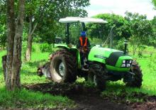 Traktory se zadním náhonem DEUTZ-FAHR Agrolux 4.80 E