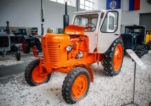 Traktory se zadním náhonem Belarus MTZ-50