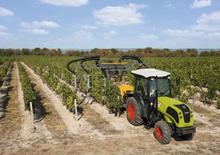 Traktory se zadním náhonem Claas Nexos 210 VL