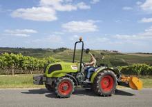 Traktory se zadním náhonem Claas Nexos 210 F