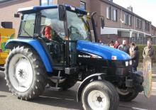 Traktory se zadním náhonem New Holland TL 80 (300)