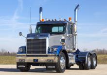 Tuhé podvozky Freightliner 122SD 70 XT Mid Roof Cummins X15