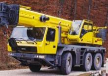 Univerzální terénní jeřáby Grove GMK3055 